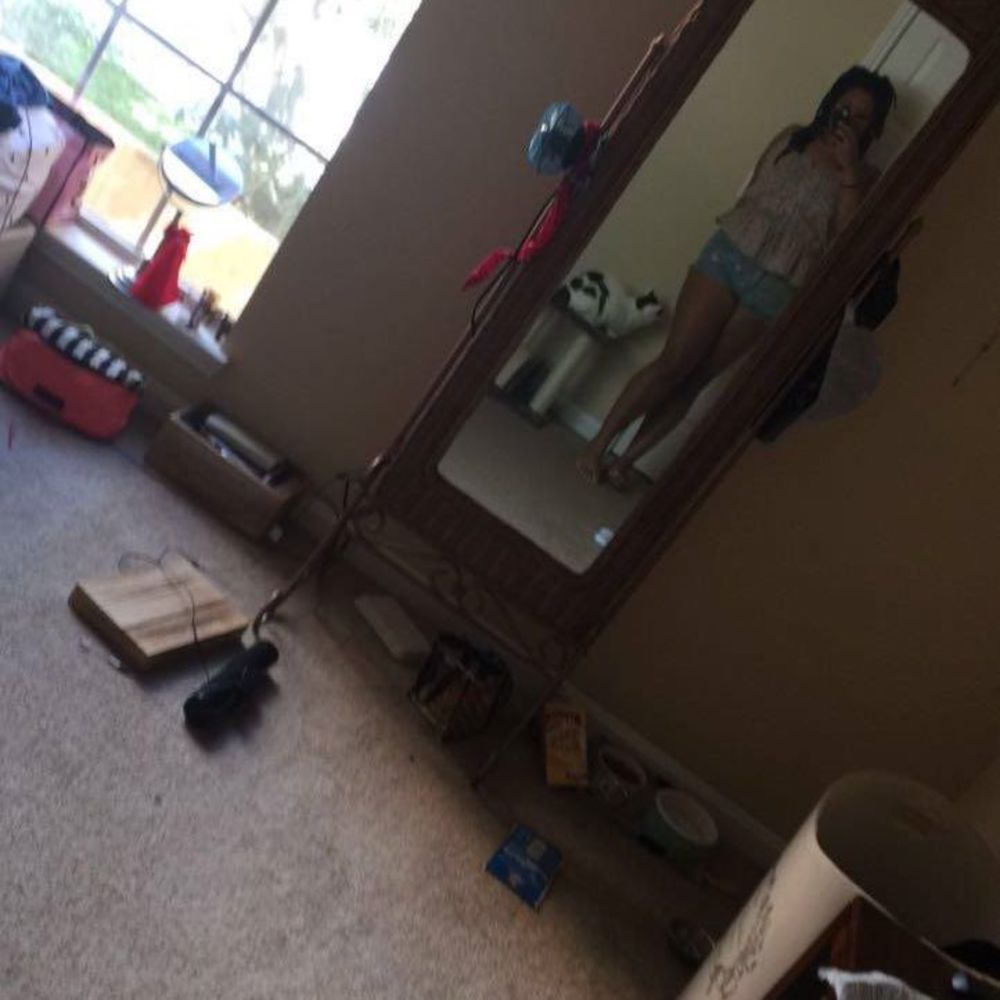 Meet your Posher, Chloe